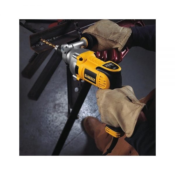 מקדחה רוטטת DEWALT DWD530KS עם ידית אחיזה מתכווננת ועיצוב חדשני לעבודה קלה ונוחה גם במקומות צרים ועם גישה בעייתית