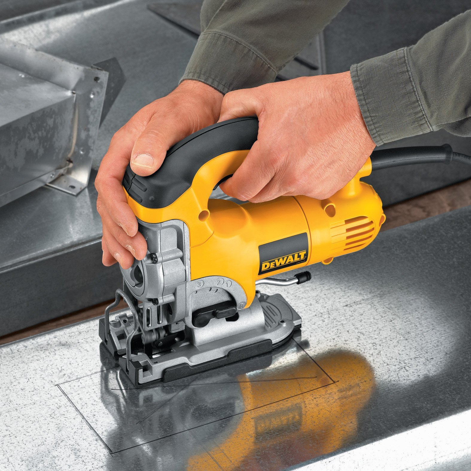מסור אנכי - DW331K DeWalt מסור אנכי - DW331K DeWalt