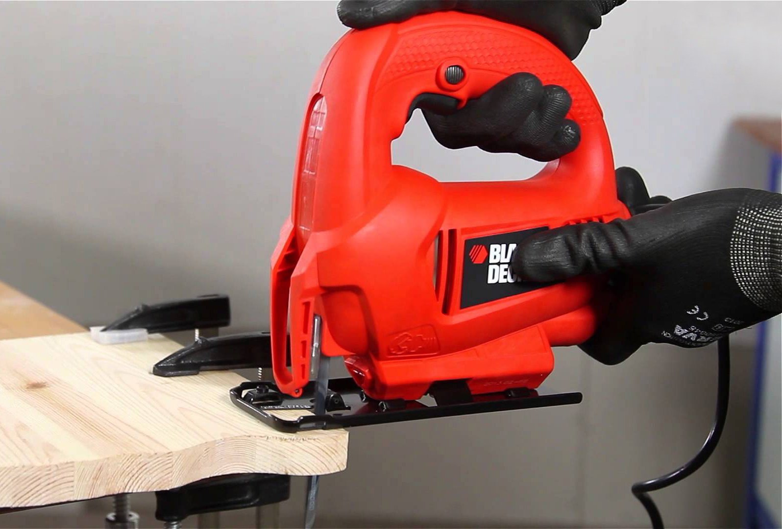 מסור אנכי בלק אנד דקר Black & Decker B-KS500 מסור אנכי בלק אנד דקר Black & Decker B-KS500