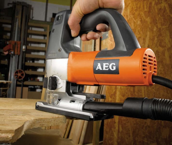 מסור אנכי - AEG STEP 1200 BX מסור אנכי - AEG STEP 1200 BX