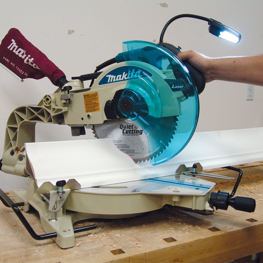 עבודה עם מסור מקיטה makita LS1214