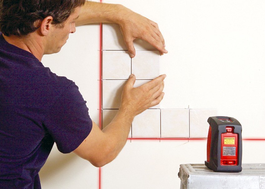 תצוגת עבודה עם פלס לייזר 892 Prolaser® Plus של חברת קפרו