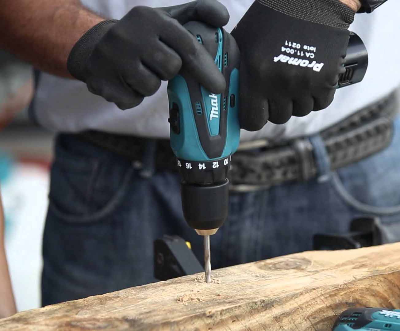Makita DF 330 DWE Makita DF 330 DWE