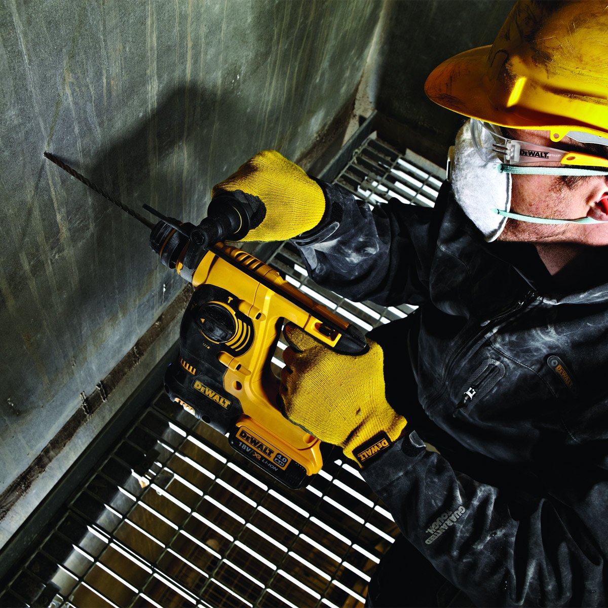 פטיש חציבה דה וולט דגם DCH253 Dewalt קידוח בבטון עם פטיש חציבה נטען דה וולט