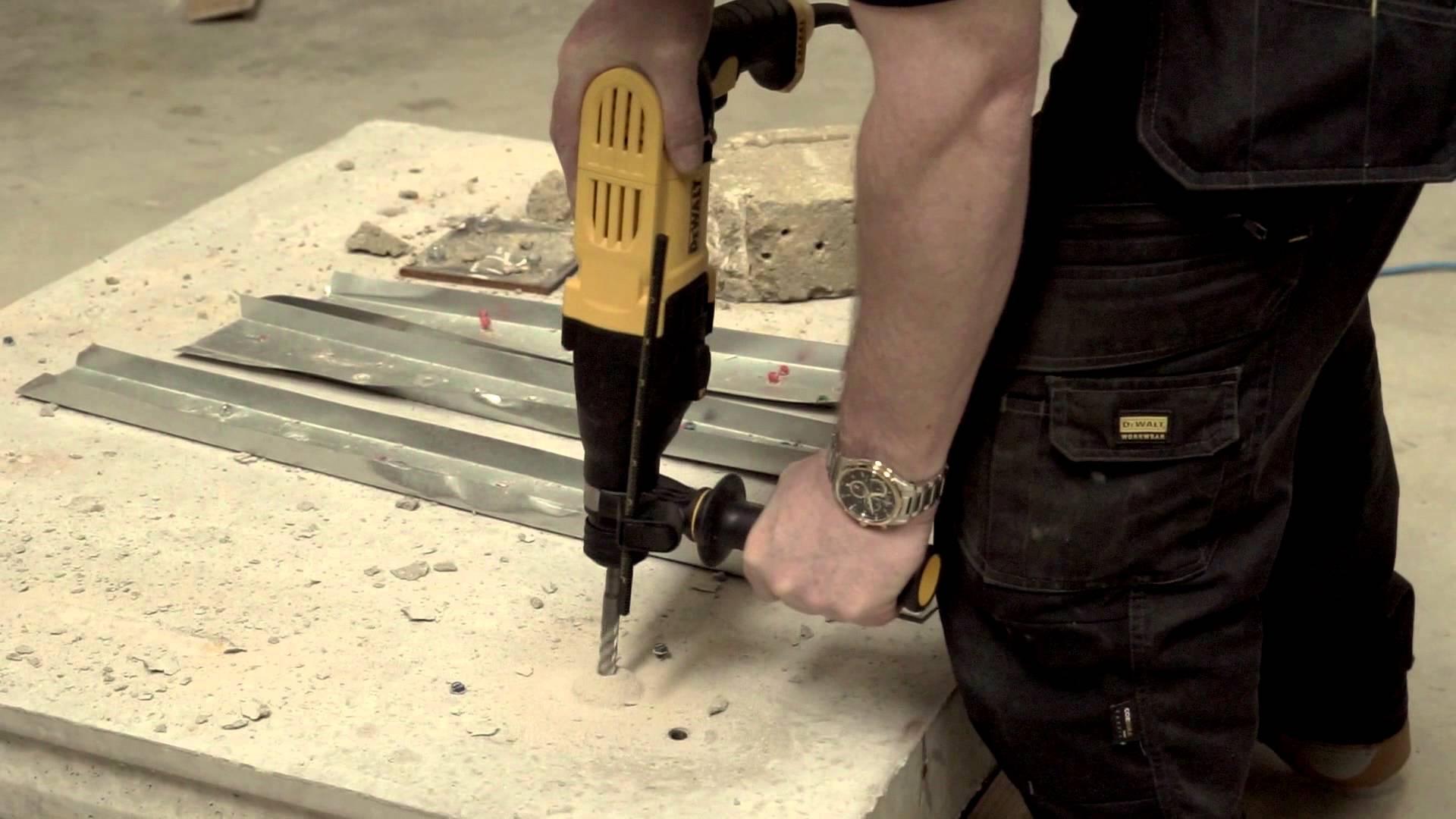 פטישון דה וולט D25133K DEWALT